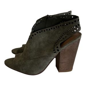 Indigo Rd. Distressed Textured Faux leather Ankle Booties  Block Heel Size 8.5‎